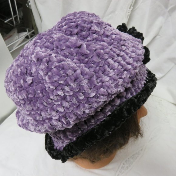 LUSCIOUS HAND CROCHETED HAT w REMOVABLE FLOWER - Picture 8 of 11
